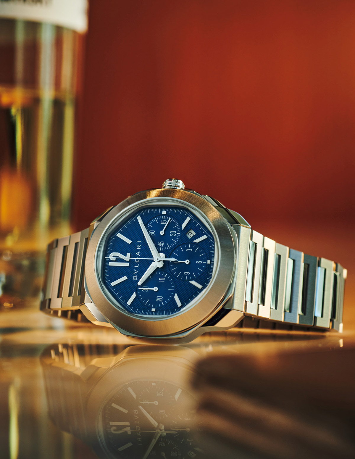 Brand HUNT！〈ブルガリ〉の贅沢腕時計と過ごす至極のバータイム